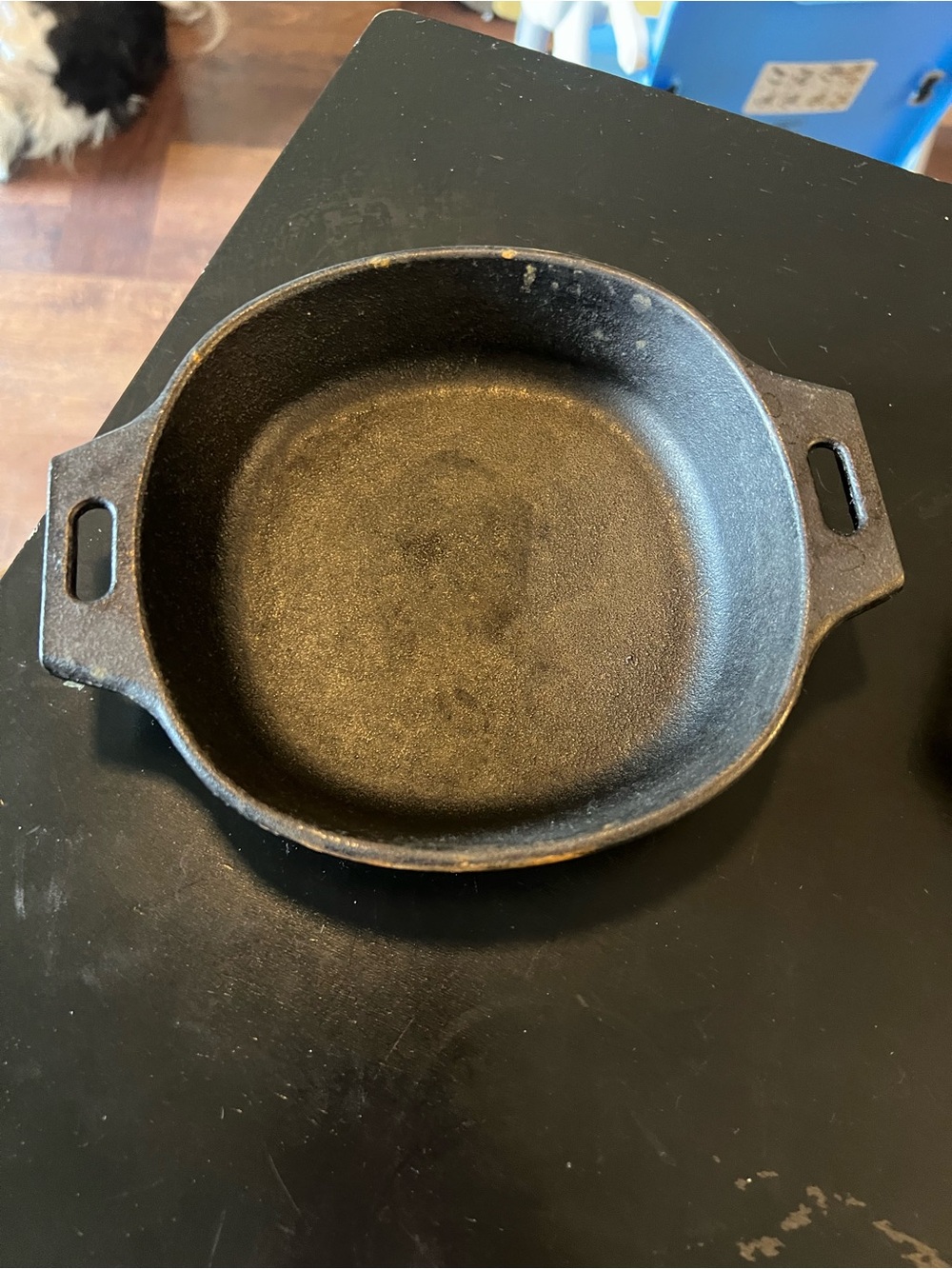 Pre-Seasoned Dual-Handled Cast Iron Skillet - Black